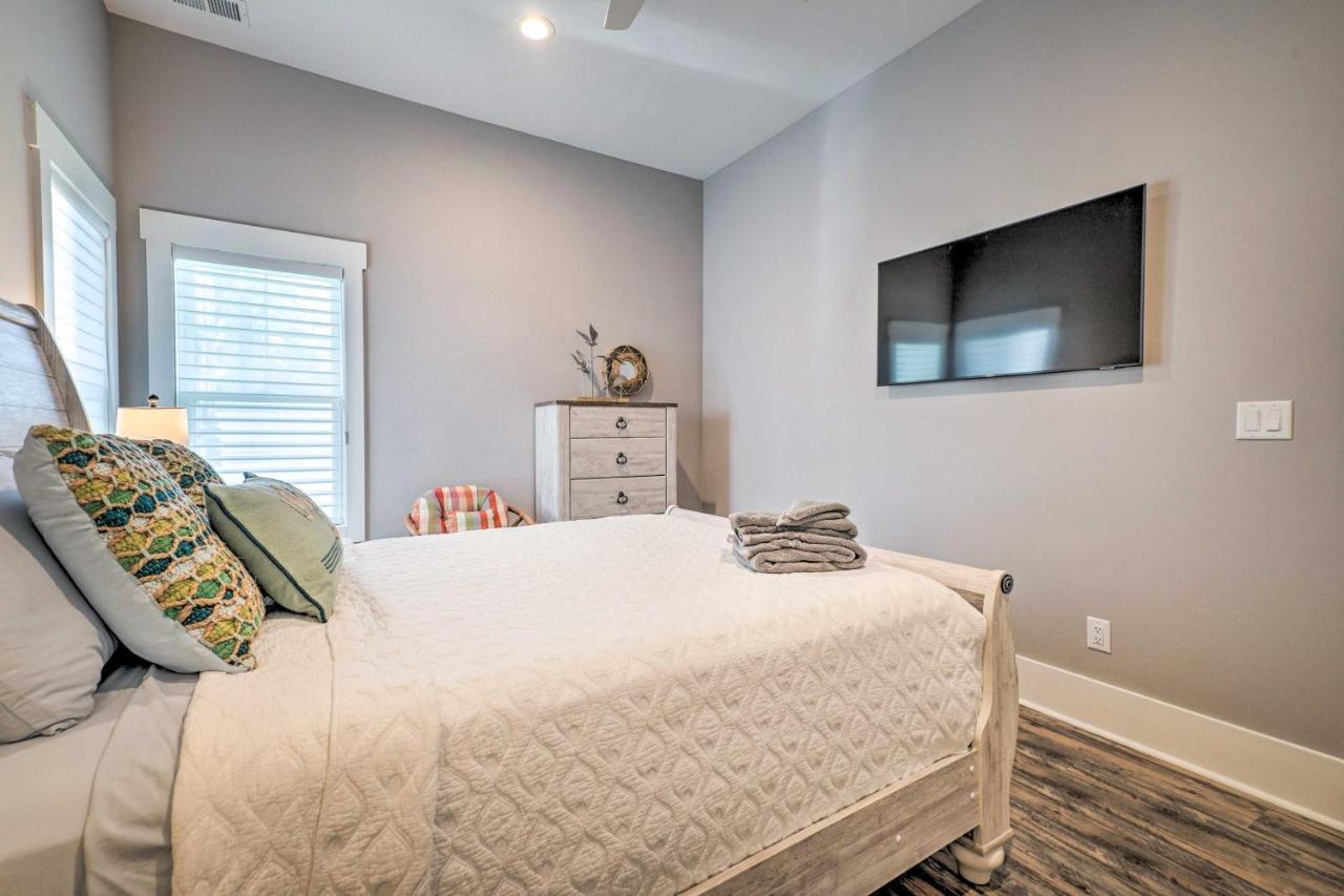 Bright Coastal Abode With Porch And Beach Access! Carolina Beach Luaran gambar